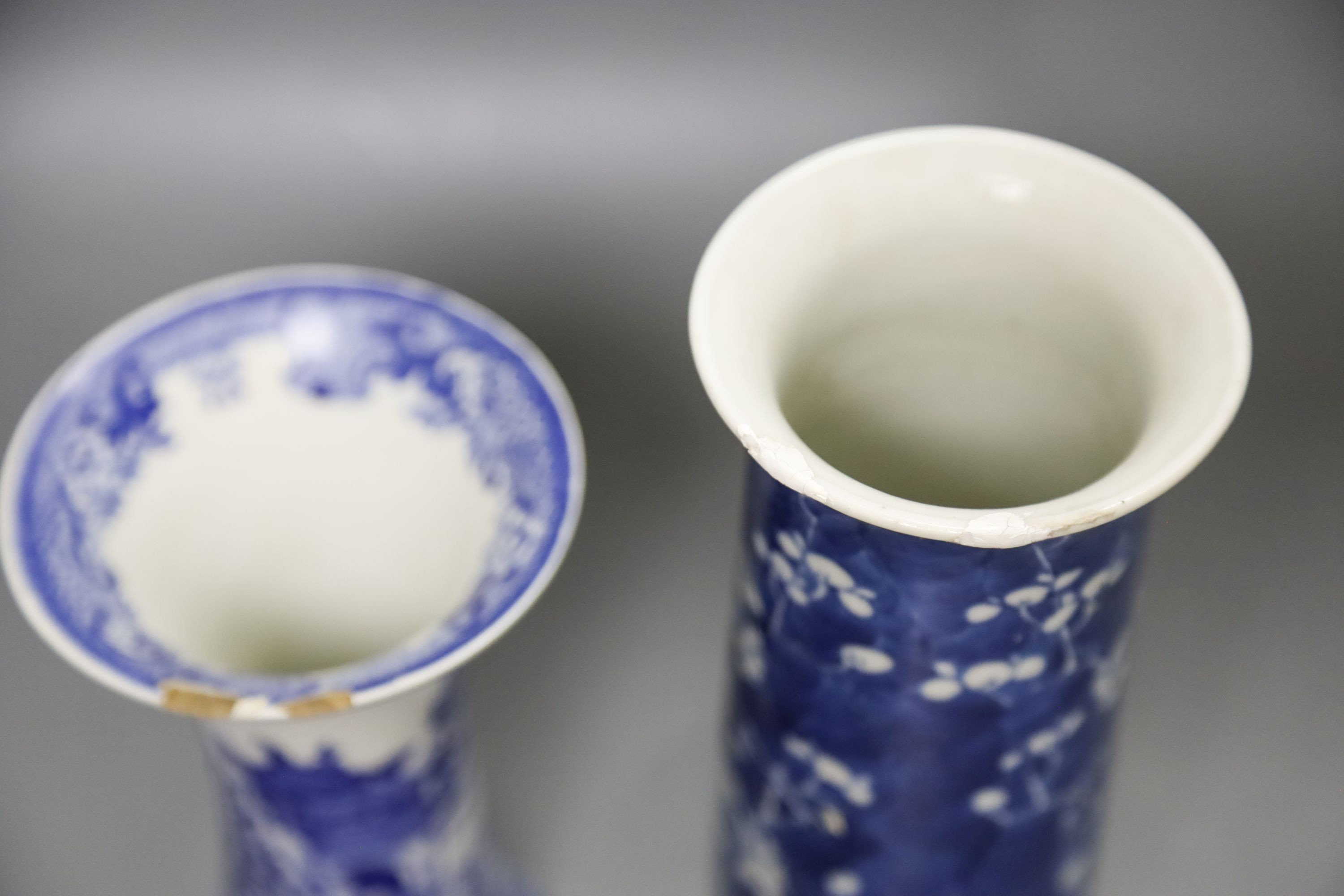 A Chinese famille verte meiping, two Chinese blue and white vases (both damaged) and a Masons vase, 19th/20th century Tallest 26cm